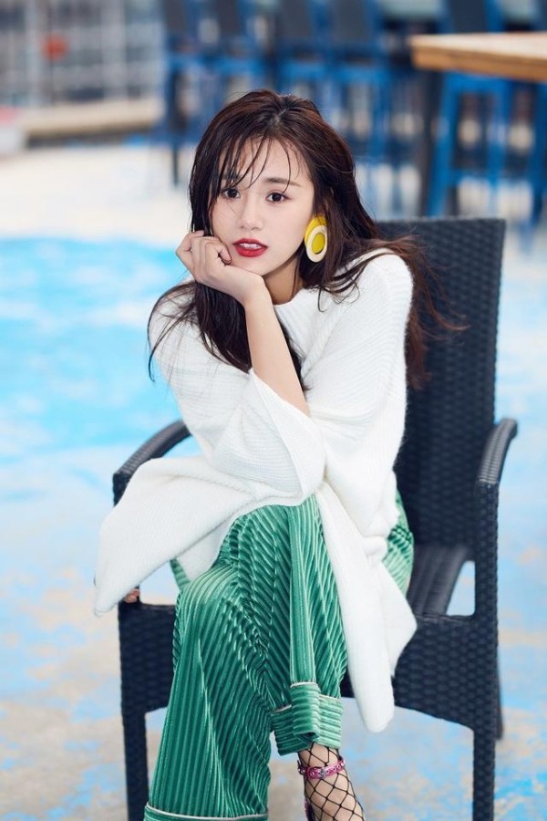 朱一龙跟她对戏会害羞，吴磊叫她仙女，网友：实名羡慕！