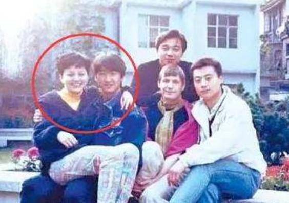 没想他们都是是同学，王凯马丽没联系过，白百何唐嫣似乎无交集
