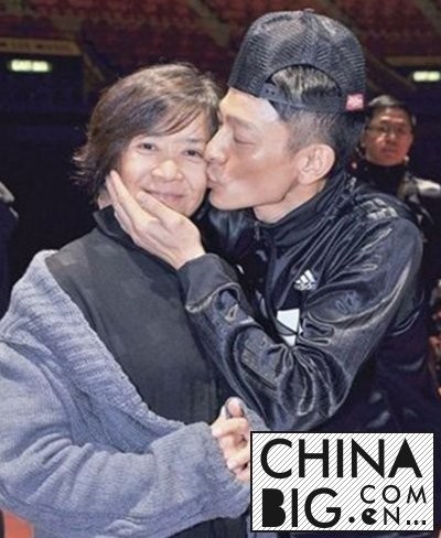 叶德娴和刘德华是什么关系？ 叶德娴与刘德华关系好吗？