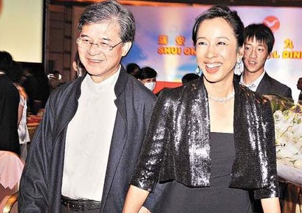 朱玲玲婚后首度亮相以女主人身份出席公司活动