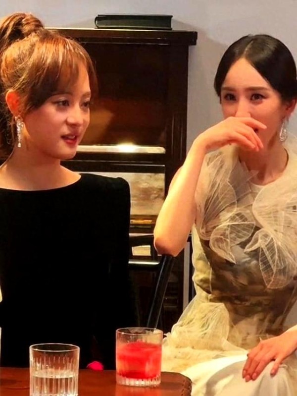 杨幂孙俪20年神仙友谊！从青涩姐妹到双视后，剧情比宫斗剧还精