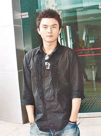 扬明约张豪龙女友喝咖啡否认撬朋友墙脚(图)