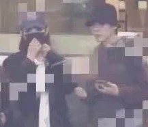 魏哲鸣搂许佳琪肩膀被曝恋爱，剧组回应：是集体聚餐