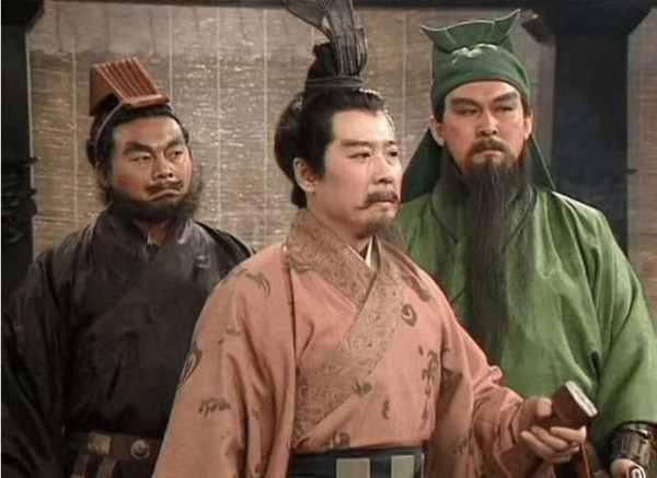 关羽的悲剧是谁造成的？除了他自己，还有两个男人必须负责任！
