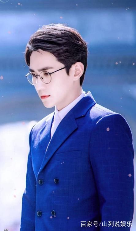 李易峰朱一龙同框出现，把12点给了李易峰，两人个无邪也是有缘了