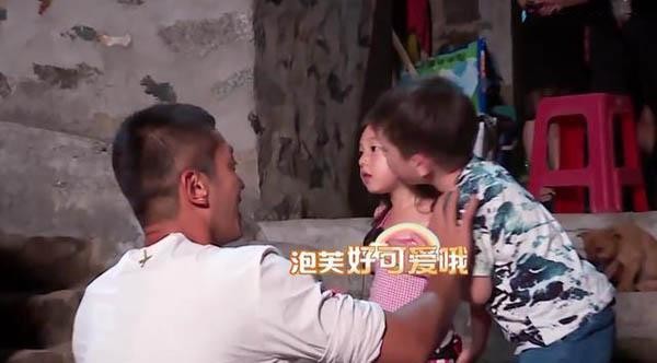 容祖儿索吻嗯哼被拒还很开心 嗯哼为什么得到那么明星的喜欢