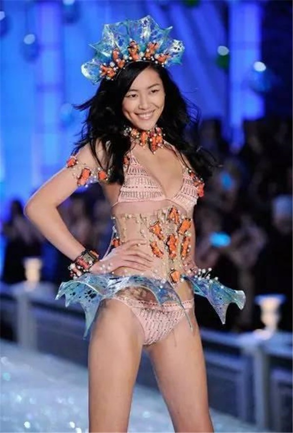 何穗刘雯奚梦瑶地位谁大牌关系好吗,何穗奚梦瑶排挤刘雯怎么回事