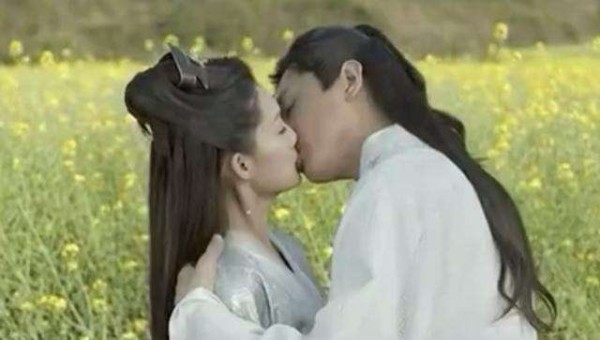 唐艺昕李沁什么关系 终于知道李沁为什么有意避嫌张若昀了