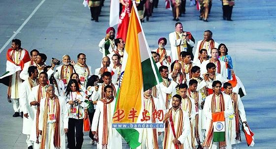 印度代表团着民族盛装入场