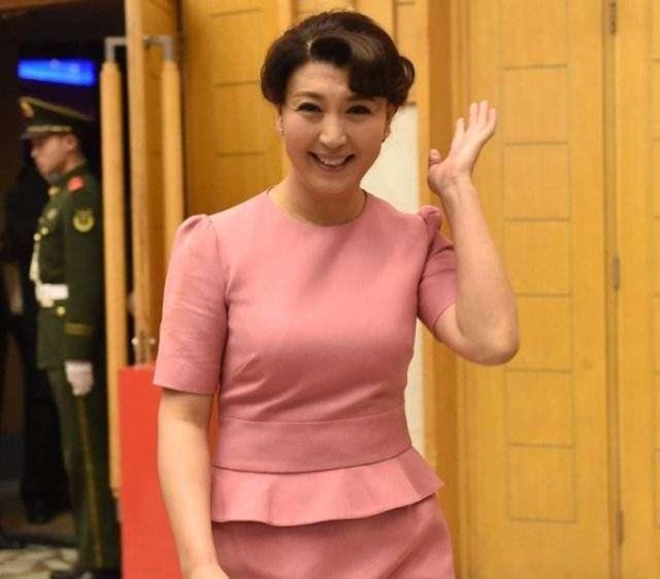 为什么这位美女明星要嘲讽搏击老板郭晨冬耍大牌？