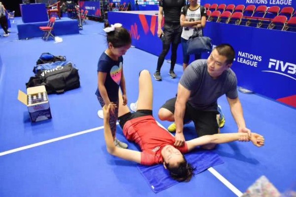 香港资深女排球迷曾来国家队当陪练 揭秘与郎平的亲密情缘