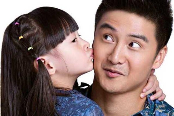 邓超发文想念女儿，这些明星的“贴心小棉袄”，你最羡慕谁呢？