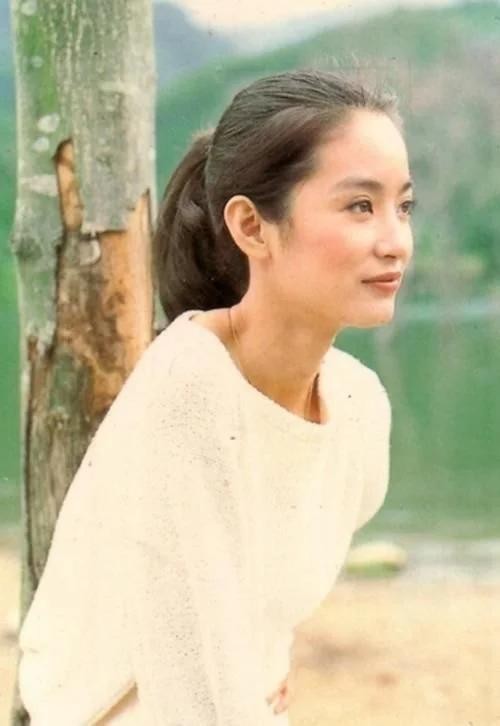 四位女明星年轻时的样子，左小青“氧气美女”，陈红古典美
