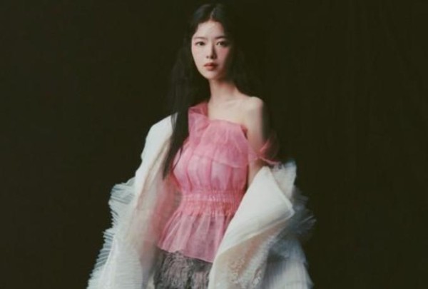 22岁韩国女星，身高165体重39公斤，网友：希望不要再动脸了