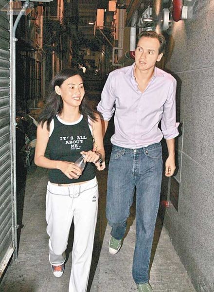 在“锋芝”初次分手时,张柏芝外国男友Jeroen。