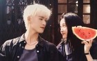 关晓彤公开双人拥吻照，热搜爆了