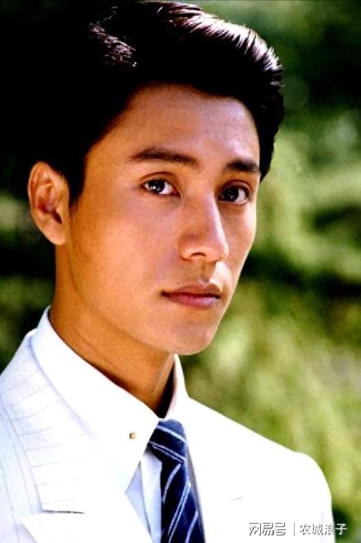 陈坤儿子生母不是保姆，也不是周迅，其实真相一直藏在那本书里