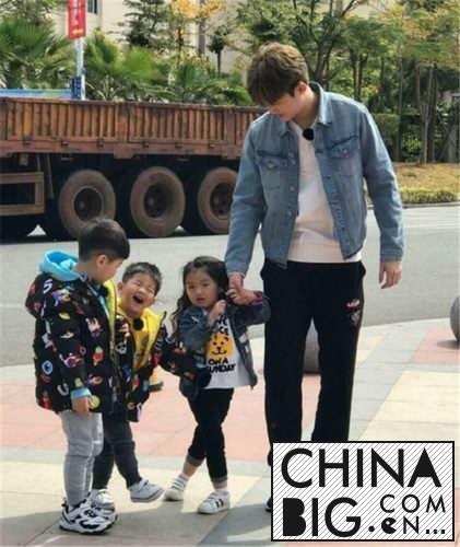 董力阿拉蕾父女再次同框 揭秘董力阿拉蕾私下是什么关系