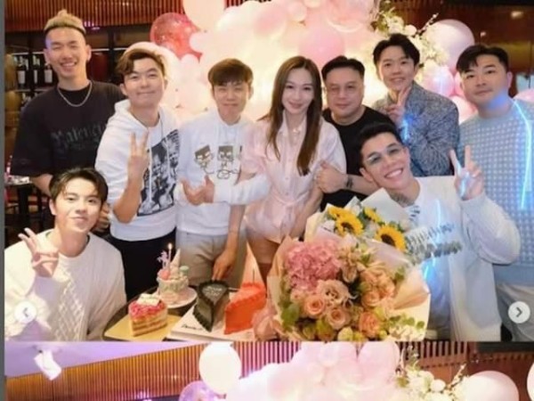 人缘好！TVB星二代小花生日获大批同事送礼，曾曝多个床伴引热议