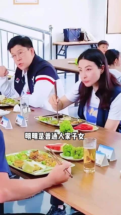 为何当年说郭晶晶是下嫁?看到霍启刚现状,才懂霍震霆的深谋远虑
