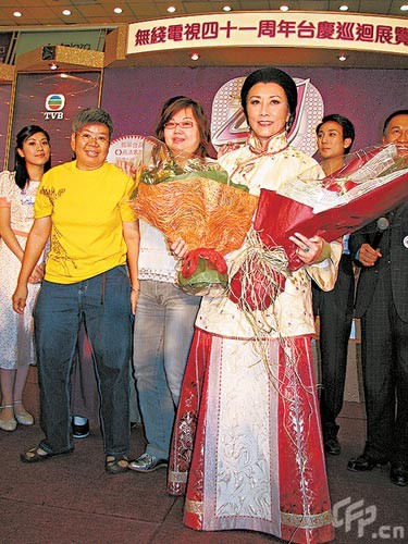 郑裕玲吕方16年情玩完圈中好友感到错愕(图)