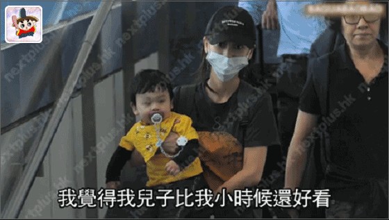 看了小海绵正面照，脚丫肉嘟嘟，谁再说baby整容我跟他急！