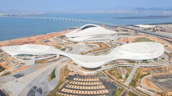 廈門新體育中心“一場兩館”全景。陳志堃攝