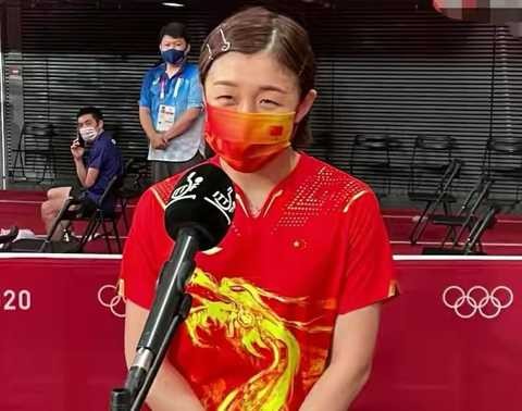 黄晓明表妹陈梦是国乒悍将，成为夺冠热门选手，表兄妹都是能干人