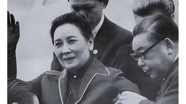 蒋经国宋美龄相处五十一年，家庭合作，权力斗争
