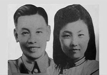 蒋经国在苏联已经娶妻生子，回国后，为何又爱上了一位寡妇