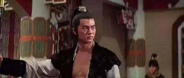 成龙和香港四小龙都合作过？而且被李小龙和狄龙暴揍？