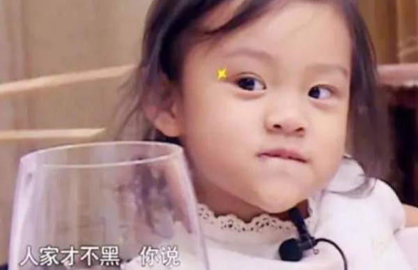 贾乃亮女儿，小沈阳女儿，李咏的女儿，一眼就能认出是谁的！