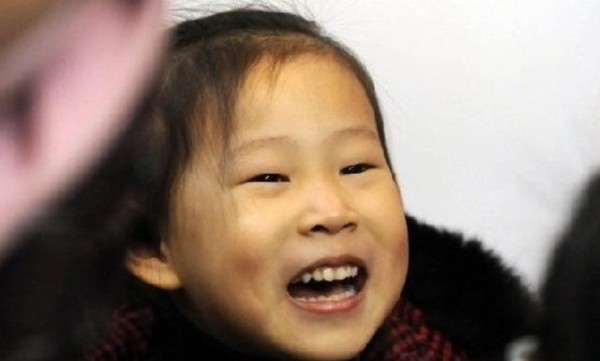 贾乃亮女儿，小沈阳女儿，李咏的女儿，一眼就能认出是谁的！
