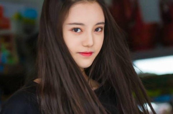 SNH48的“鲶鱼系”女神，五官辨识度极高，越看越耐看！