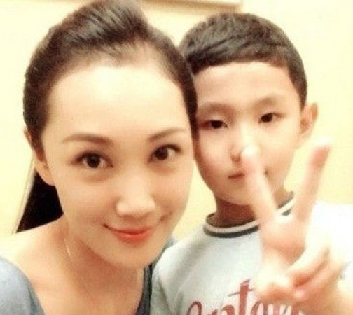 韩磊自曝私下爱下厨 娇妻原是粉丝