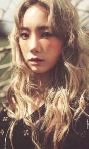 少女时代队长兼主唱,韩国女歌手金泰妍Kim TaeYeon手机壁纸图片(2)