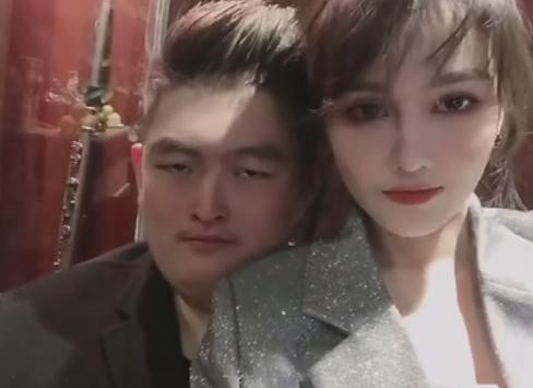 赵本山女儿儿子同框，两兄妹的“鞋拔子”脸真是遗传