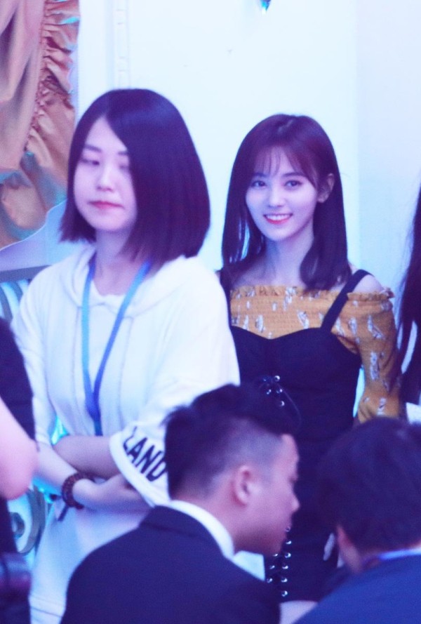 陈都灵鞠婧祎互动上热搜：真友情还是塑料姐妹？