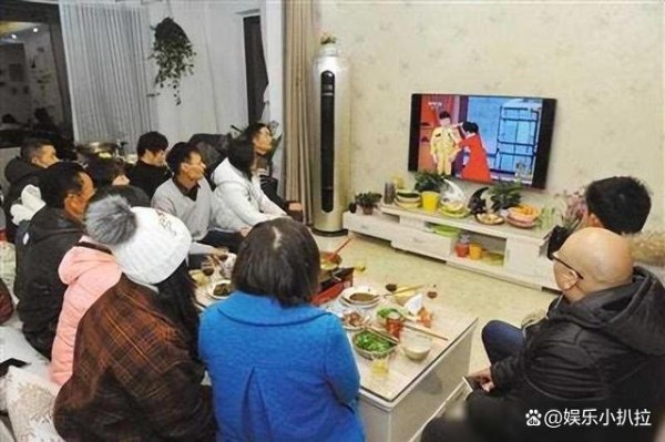 春晚彩排大揭秘：混子演员的真面目，汪小菲的新欢，成龙的惊喜