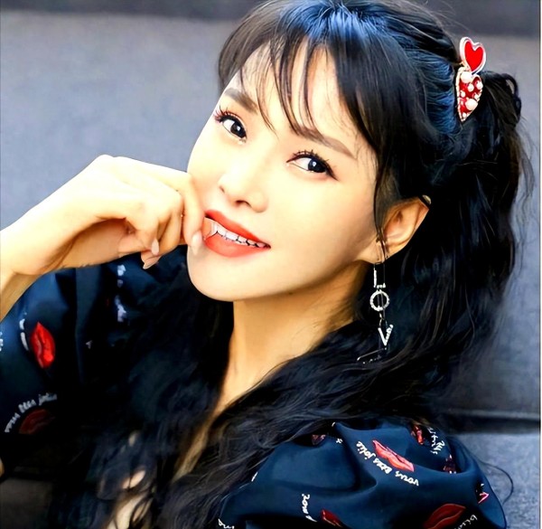 女明星与小鲜肉的真挚情感：跨越年龄的爱恋故事