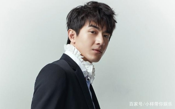 娱乐圈重口味明星，钟汉良活吃章鱼，林更新吃蝉蛹，她竟吃鸡睾丸