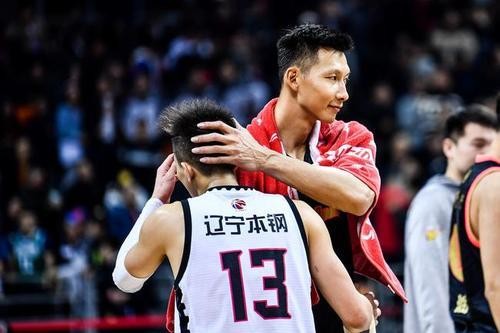 CBA中的太太团！易建联妻子很低调，孙悦模特妻子艳压群芳！