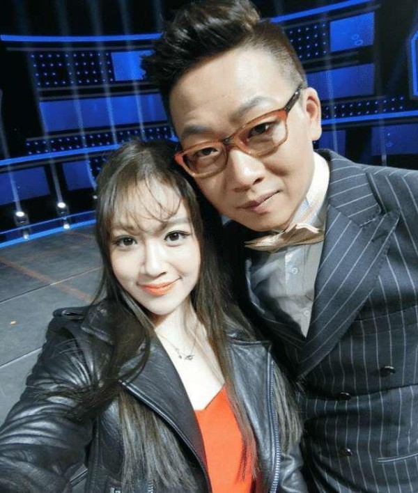 还记得前央视主持林海吗？给原配离婚，二婚娶女主持婚姻幸福