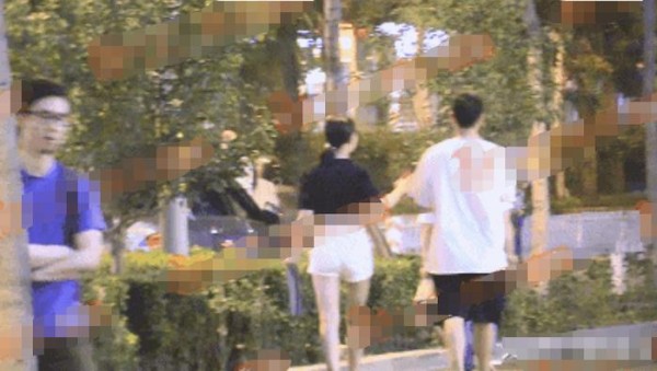 孟子义疑似恋情曝光，与神秘男子一起聚餐，深夜一同回到住处
