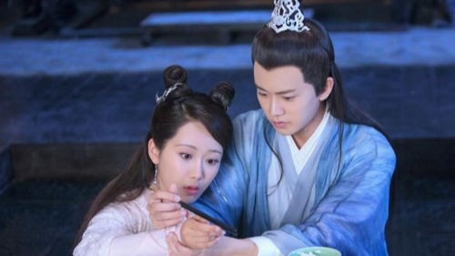 迪热丽巴和刘亦菲演的什么
