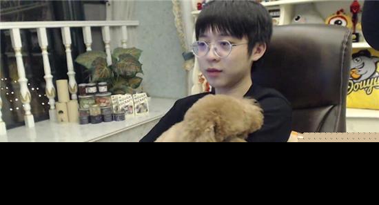 斗鱼最新榜单：与张大仙相比，嗨氏人气为什么低自己心里没点数？