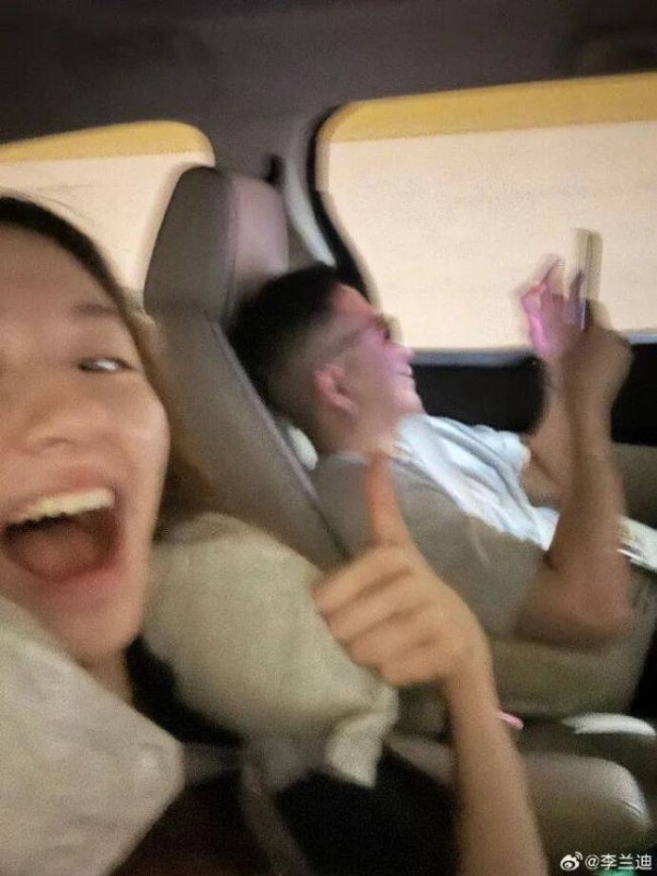 路人把李兰迪经纪人当成明星 乌龙事件引发热议