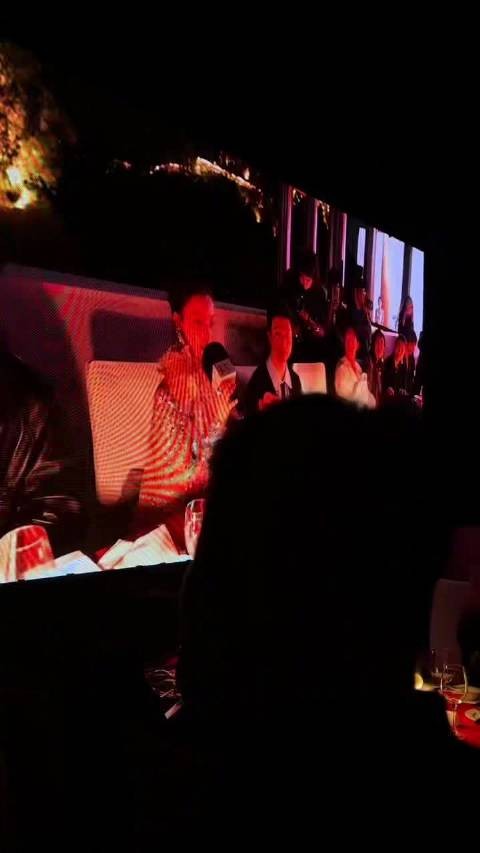 倪妮见马龙称很开心,与马龙妻子夏露为同学已加微信