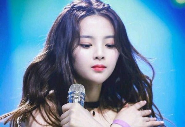 杨超越坦言：没义务养同母异父的妹妹，获网友支持：三观超正