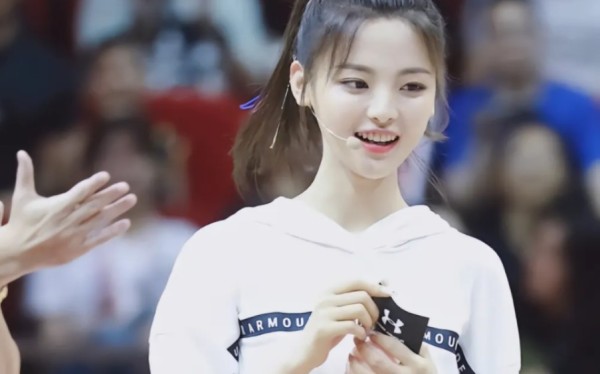 杨超越是星二代吗